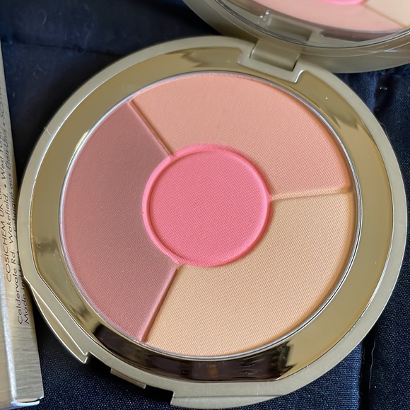 Stila One Step Correct Brightening Finish Powder - deep - Picture 2 of 6
